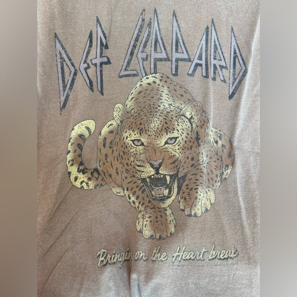 Def Leopard Large Graphic Tee Brown Vinyl Icons T-Shirt T9 - Picture 4 of 7